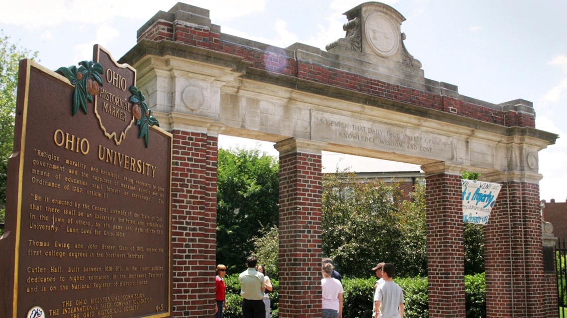 Ohio University ‘temporarily’ stops race-based scholarships [Video]