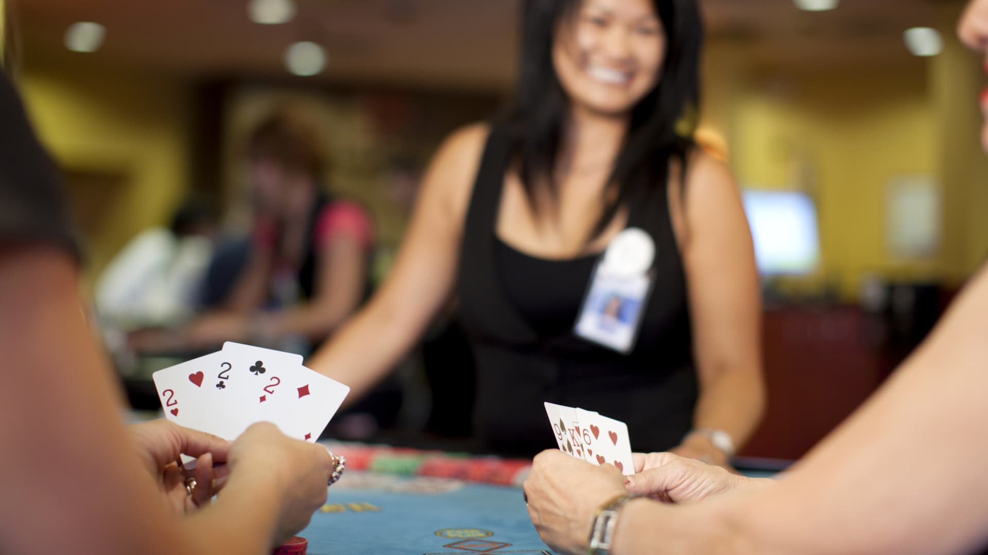 How lessons from playing poker can apply to investing [Video]