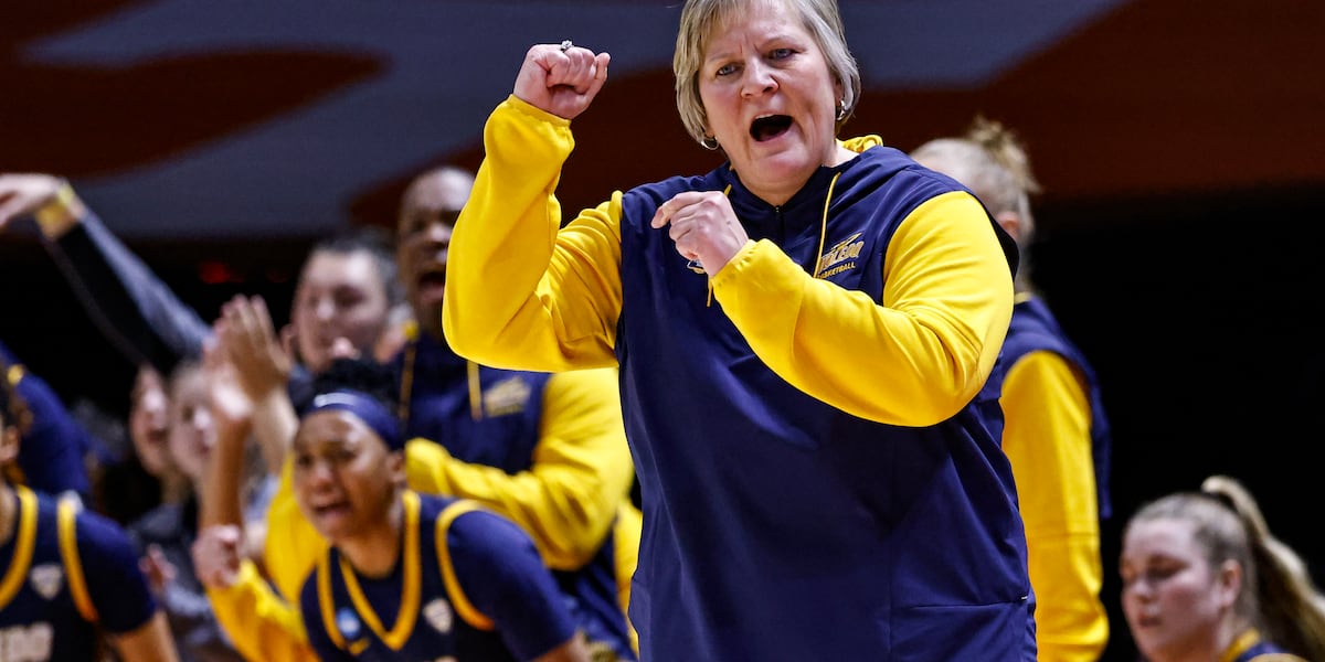 Miami finalizing deal with Toledos Tricia Cullop to become womens coach, AP source says [Video]