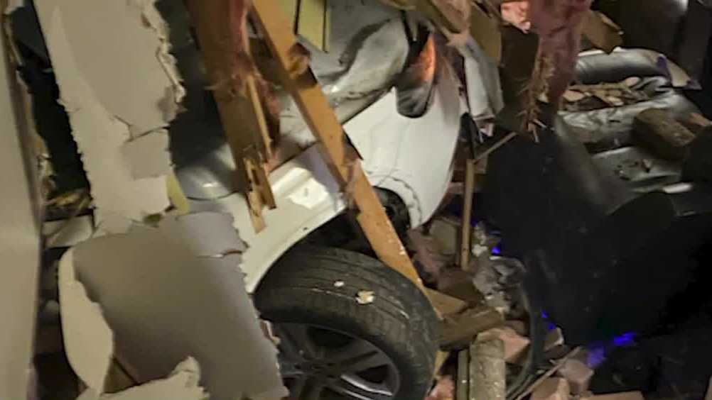 Car smashes into Milwaukee living room, injures woman inside [Video]