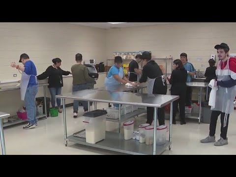 Long Island school’s kitchen run by special-needs students [Video]