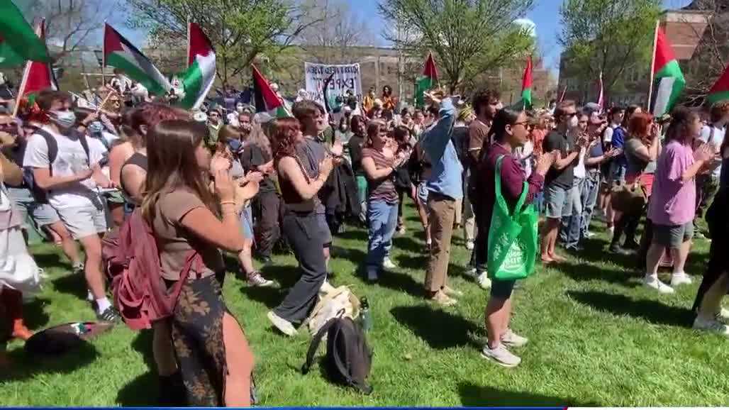 UVM students call for amnesty as school cracks down on policy violations ahead of commencement [Video]