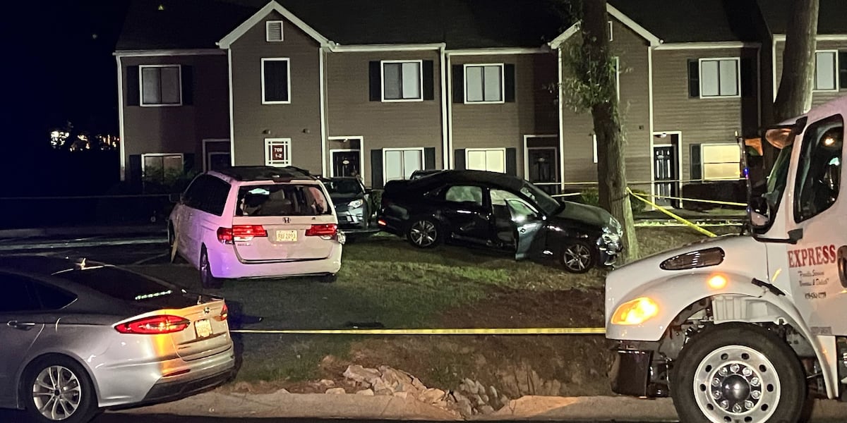 1 hospitalized after car crash near Norcross apartment complex, police say [Video]