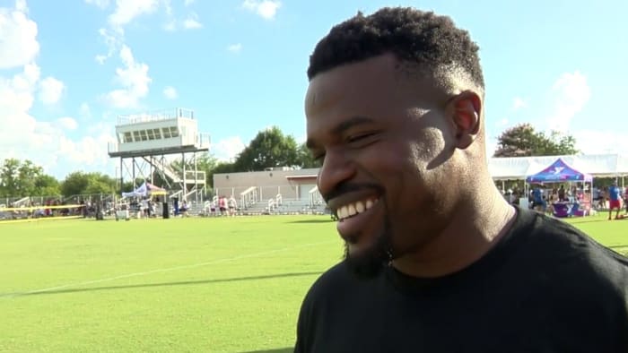 Steele alum Malcolm Brown announces retirement from NFL during his hometown football camp [Video]