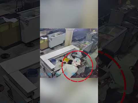 Sweety juice bar owner robbed at funpoint in jalandhar [Video]