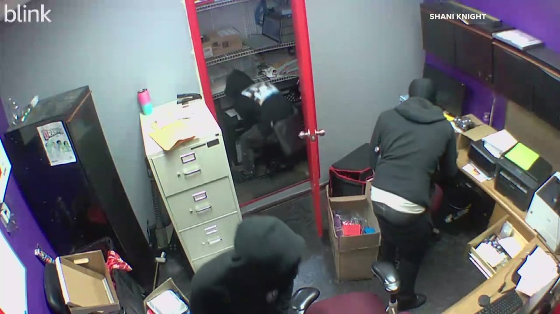 St. Louis business owners frustrated after string of Friday morning smash-and-grabs [Video]