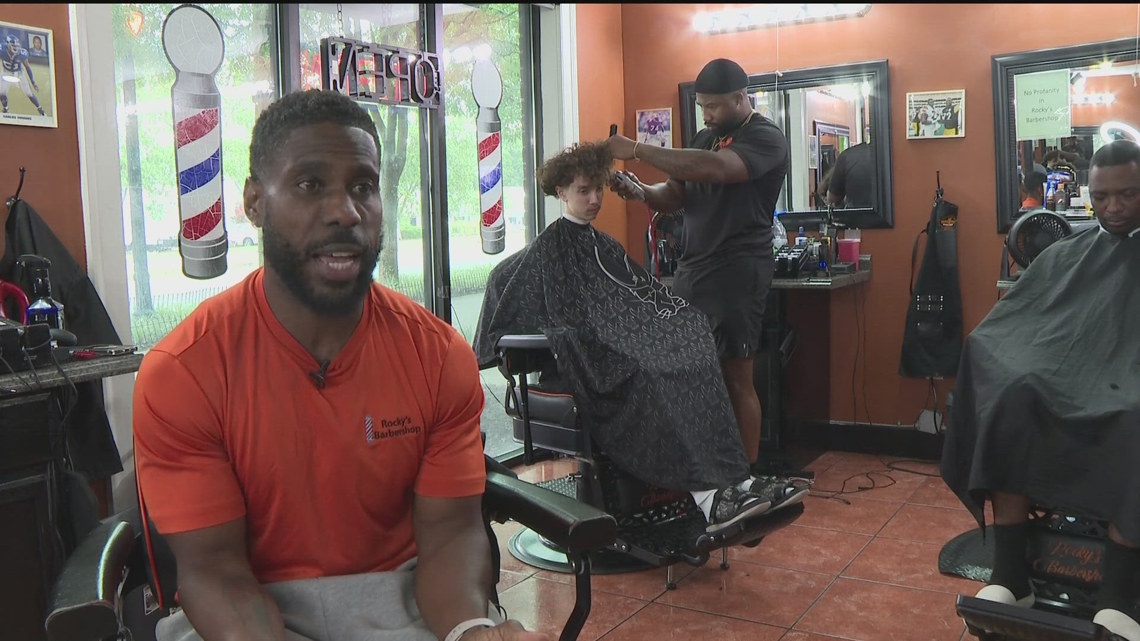 Barbershop owner says he’s facing backlash after he was misled into hosting Trump campaign event [Video]
