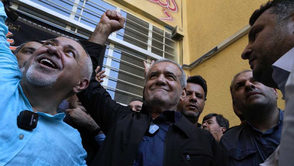 Reformist defeats hard-liner in Iran’s presidential election [Video]