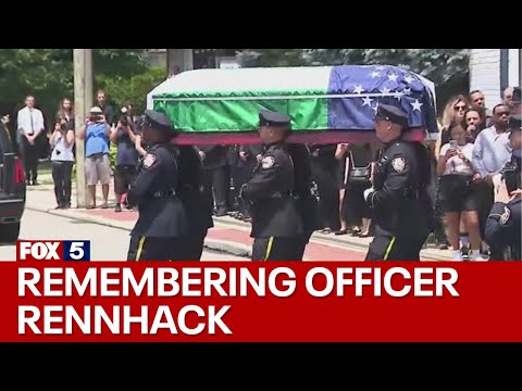 NYPD officers pay their respects to Officer Rennhack [Video]