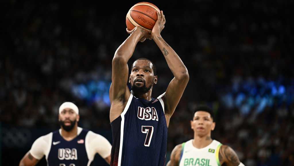 Kevin Durant passes Lisa Leslie for career US Olympic scoring record [Video]