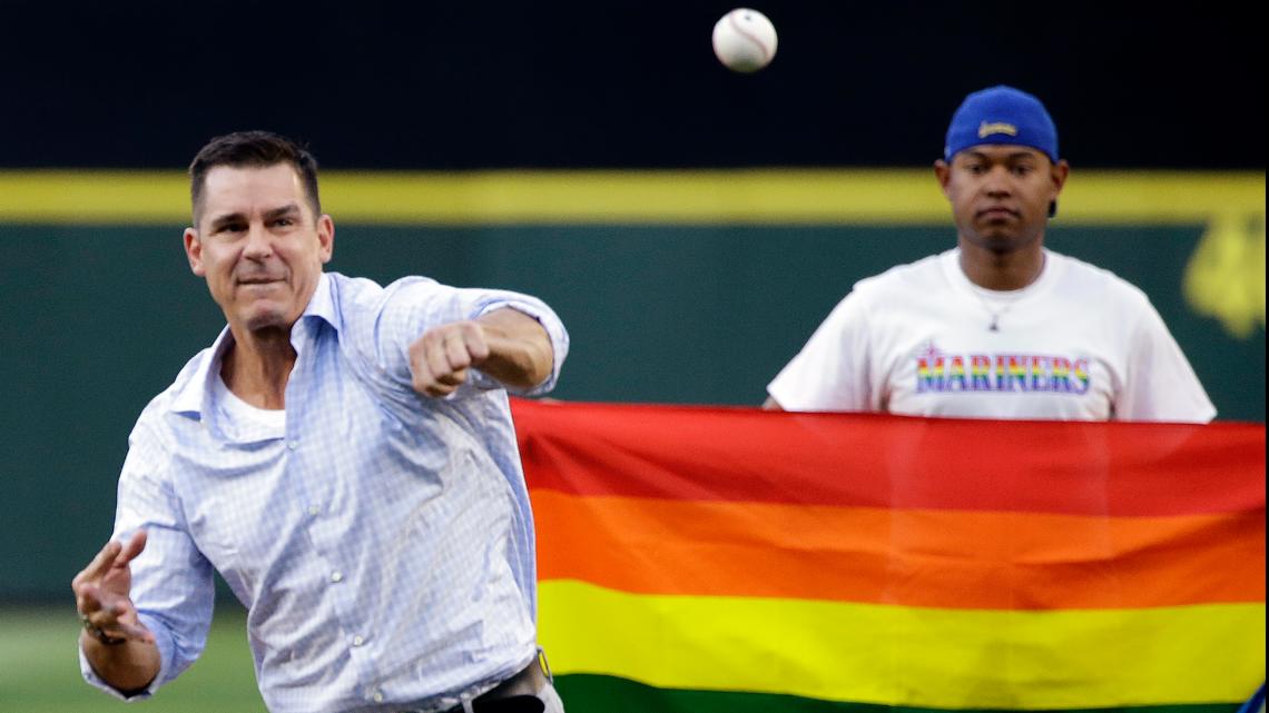 MLB executive, trailblazer Billy Bean dies at 60 [Video]