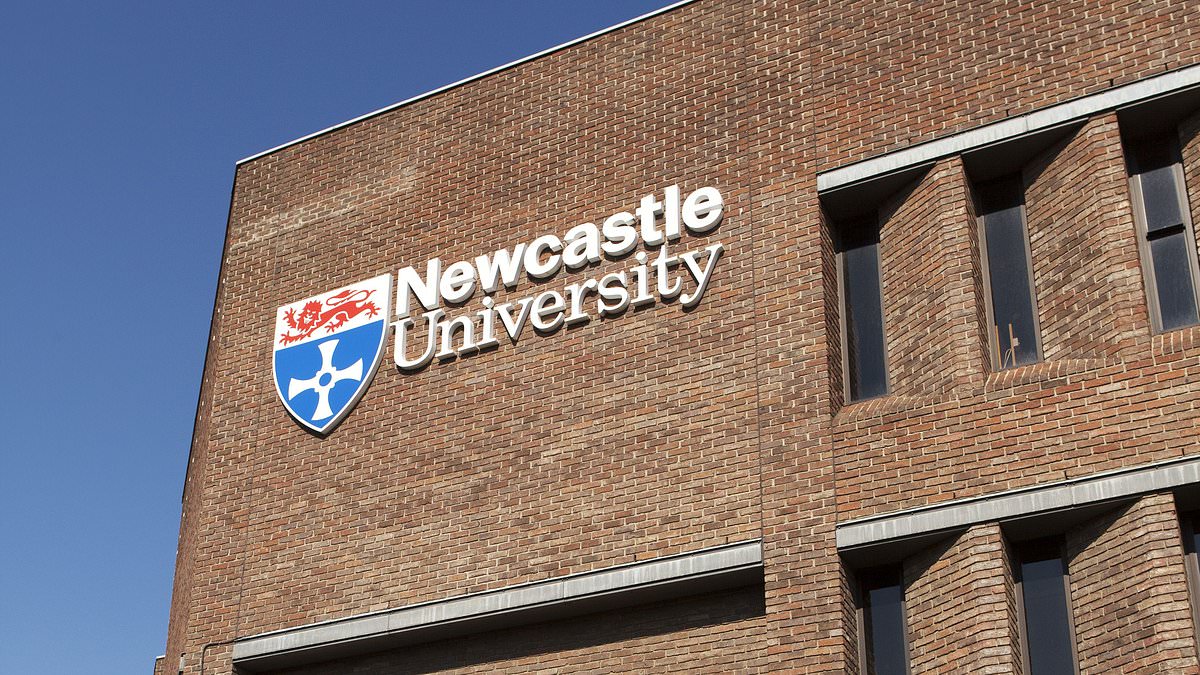 Fury as Newcastle University urges staff to drop the Geordie nickname ‘pet’ and even the word ‘bossy’ because they’re ‘sexist’ – with locals slamming the call ‘totally stupid’ [Video]