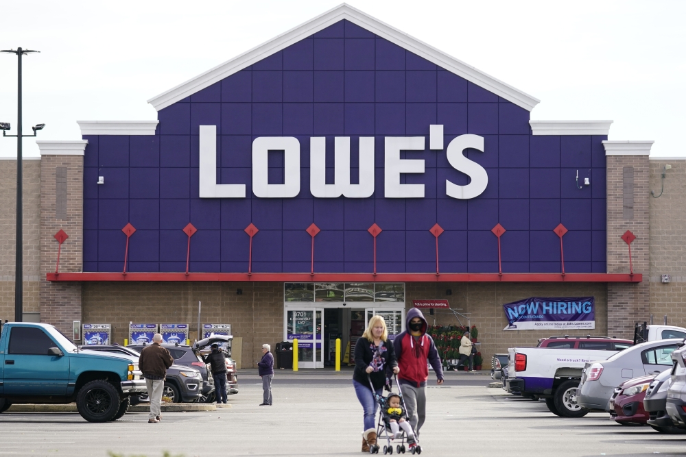 Lowes changes DEI policies amid activist pressure, legal attacks on diversity programs [Video]