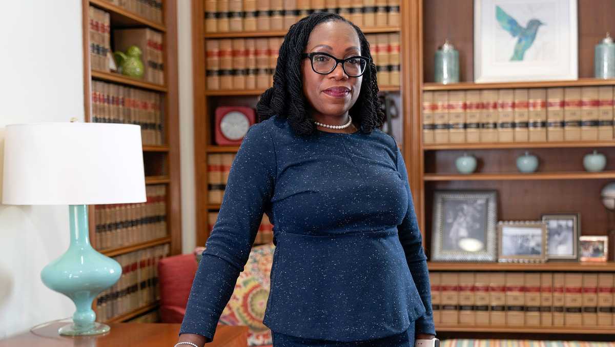 Justice Ketanji Brown Jackson reflects on path to the Supreme Court in new memoir [Video]