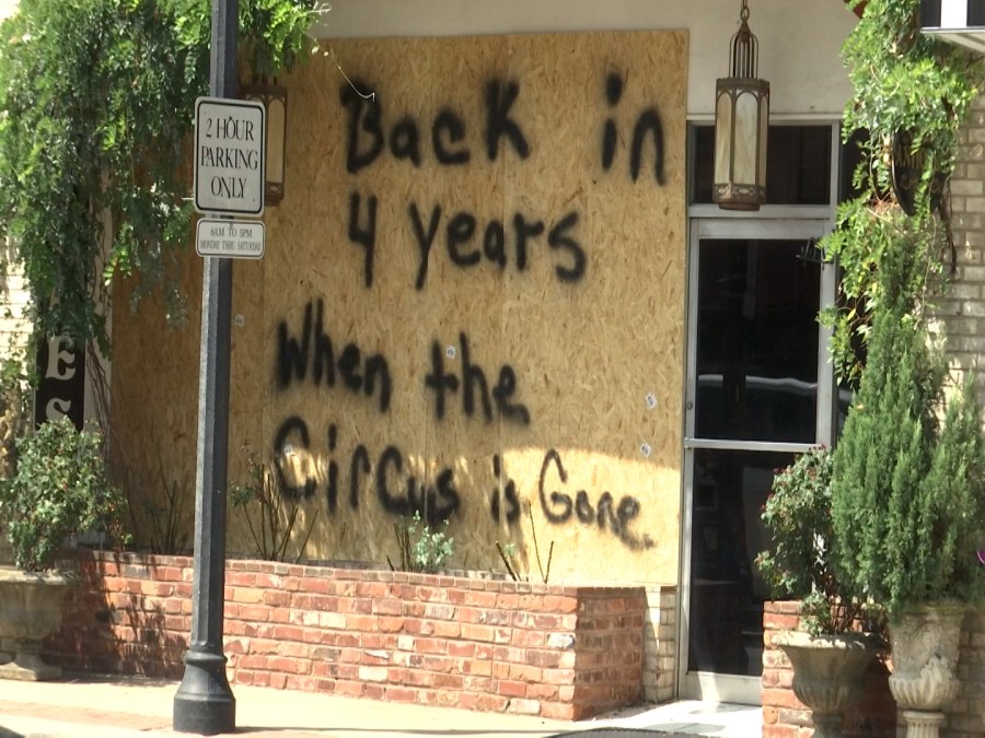 Gaffney business spray-painted, message potentially directed at mayor [Video]