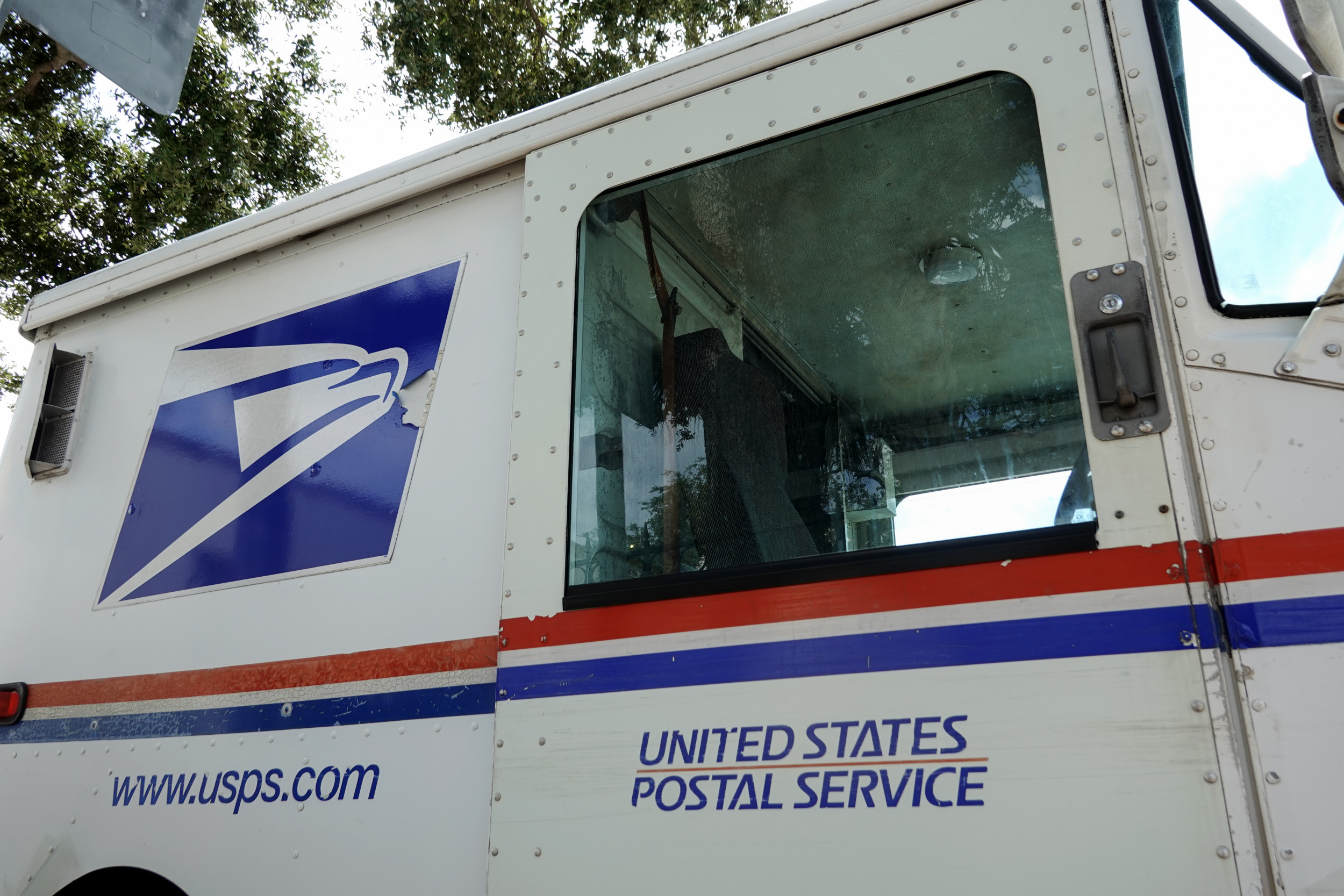 Is There Mail on Columbus Day? Post Office, UPS, FedEx Hours Today [Video]