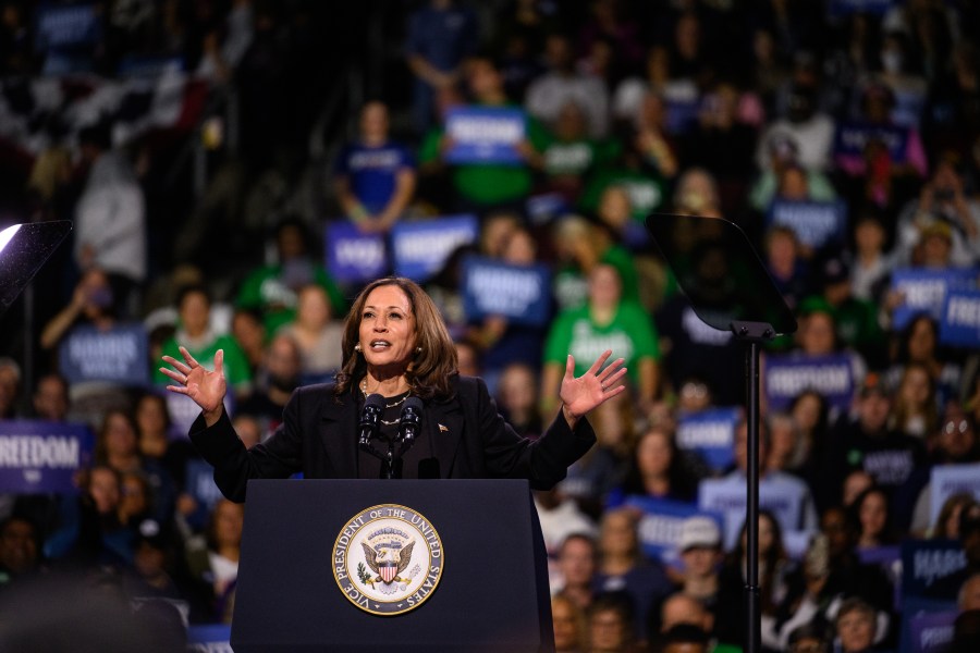 Harris to host Detroit town hall in bid to reach Black voters [Video]