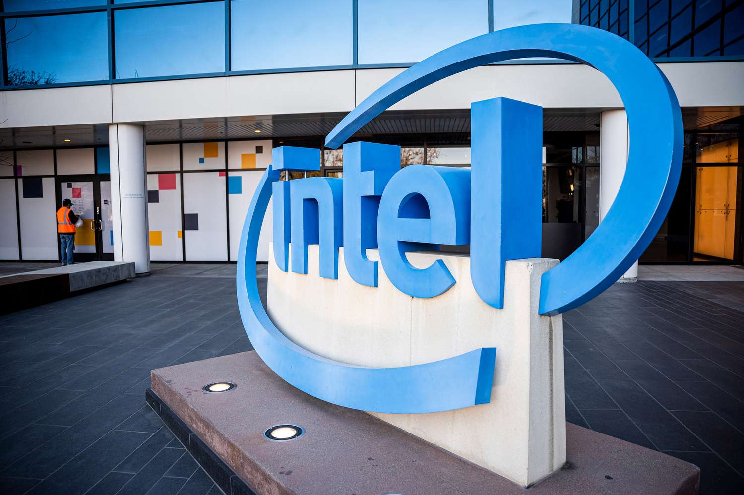 Watch These Intel Stock Price Levels as Deal Rumors Continue to Swirl [Video]