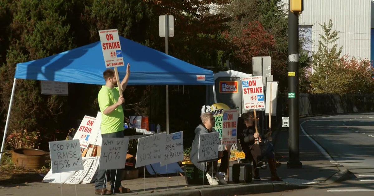 Boeing workers voting on new contract that could end strike [Video]