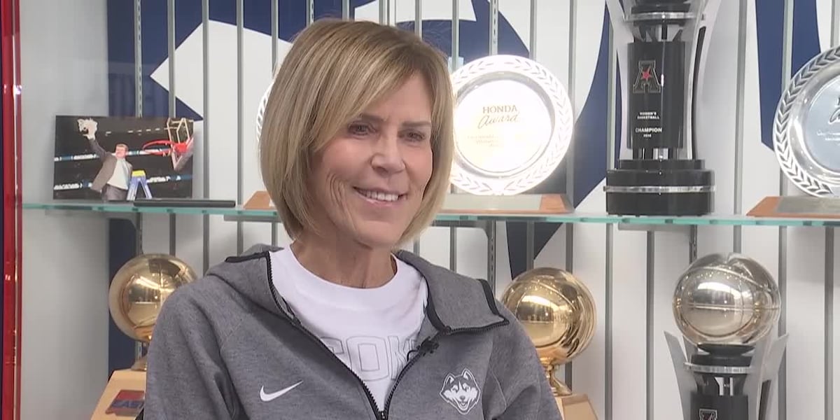 Erin Connolly sits down with UConn Womens Basketball Associate Head Coach, Chris Dailey [Video]