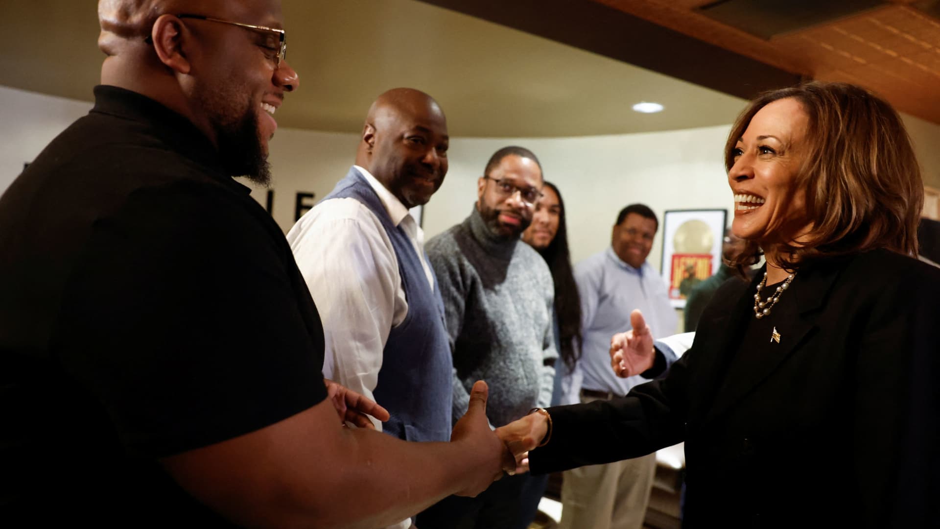 Black business leaders make a final push for Harris’ economic plans to Black men [Video]