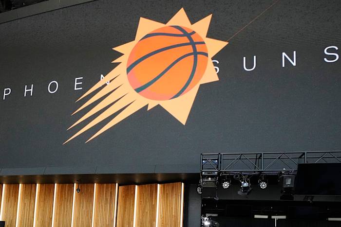 Ex-Phoenix Suns employee files racial discrimination, retaliation lawsuit against the team [Video]