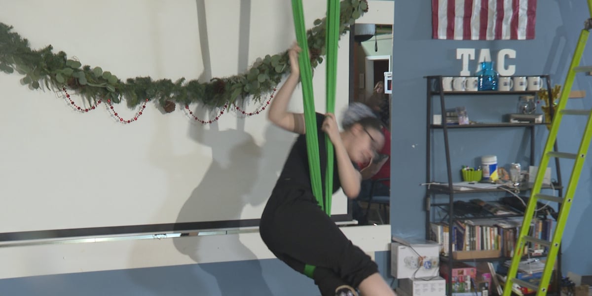 The Amputee Center host holiday open house [Video]