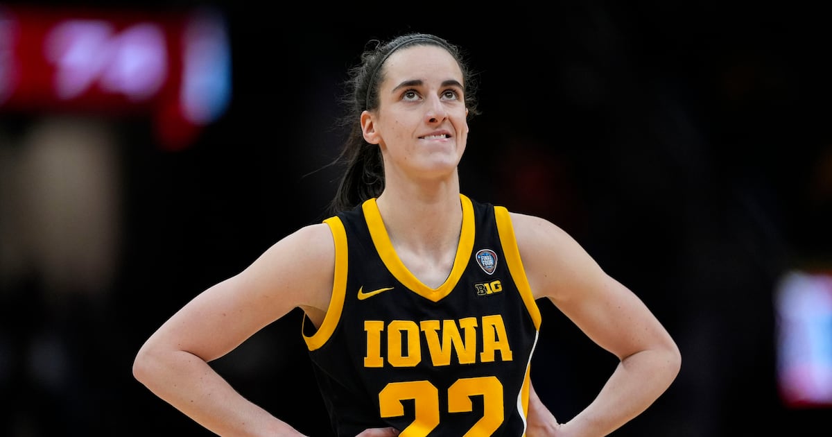 Caitlin Clark’s No. 22 to be retired during February ceremony at Iowa’s Carver-Hawkeye Arena  WSOC TV [Video]