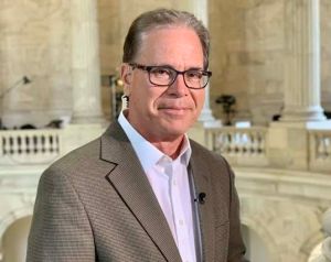 Gov. Mike Braun Signs Executive Order to Eliminate DEI [Video]